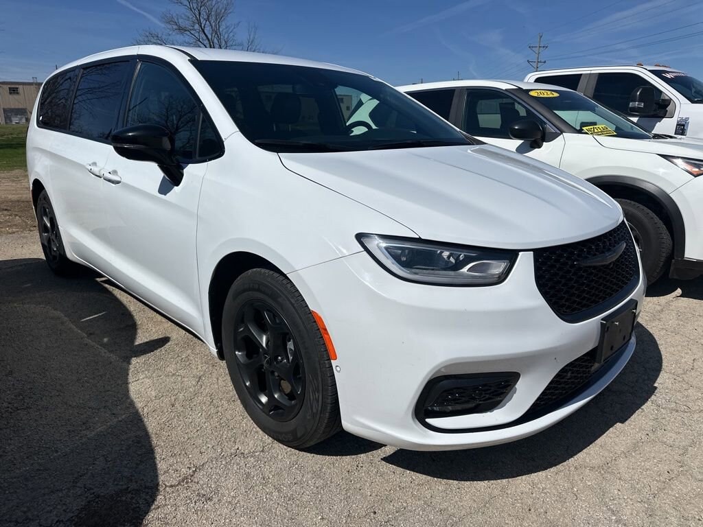Used 2024 Chrysler Pacifica Hybrid S Appearance Pkg
