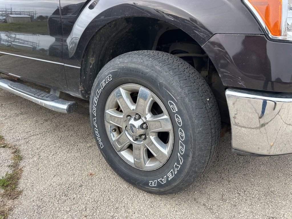 2013 Ford F-150 XLT photo 2
