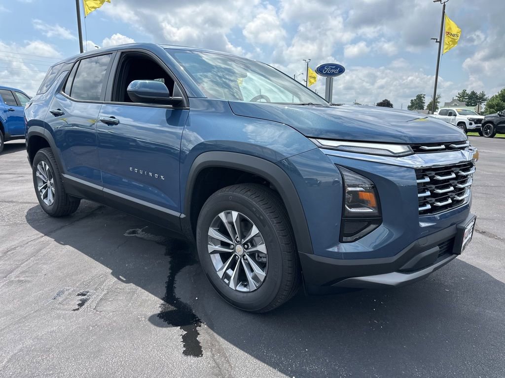 2026 Chevrolet Equinox LT photo 2