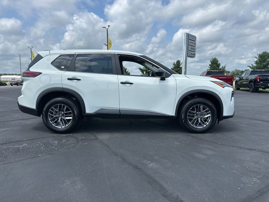 2024 Nissan Rogue S photo 3