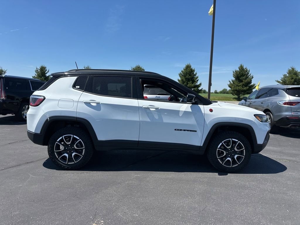 Used 2025 Jeep Compass Trailhawk