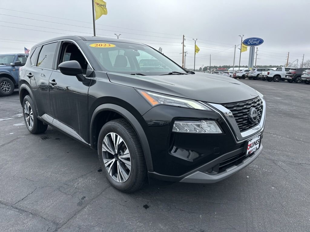 Used 2023 Nissan Rogue SV