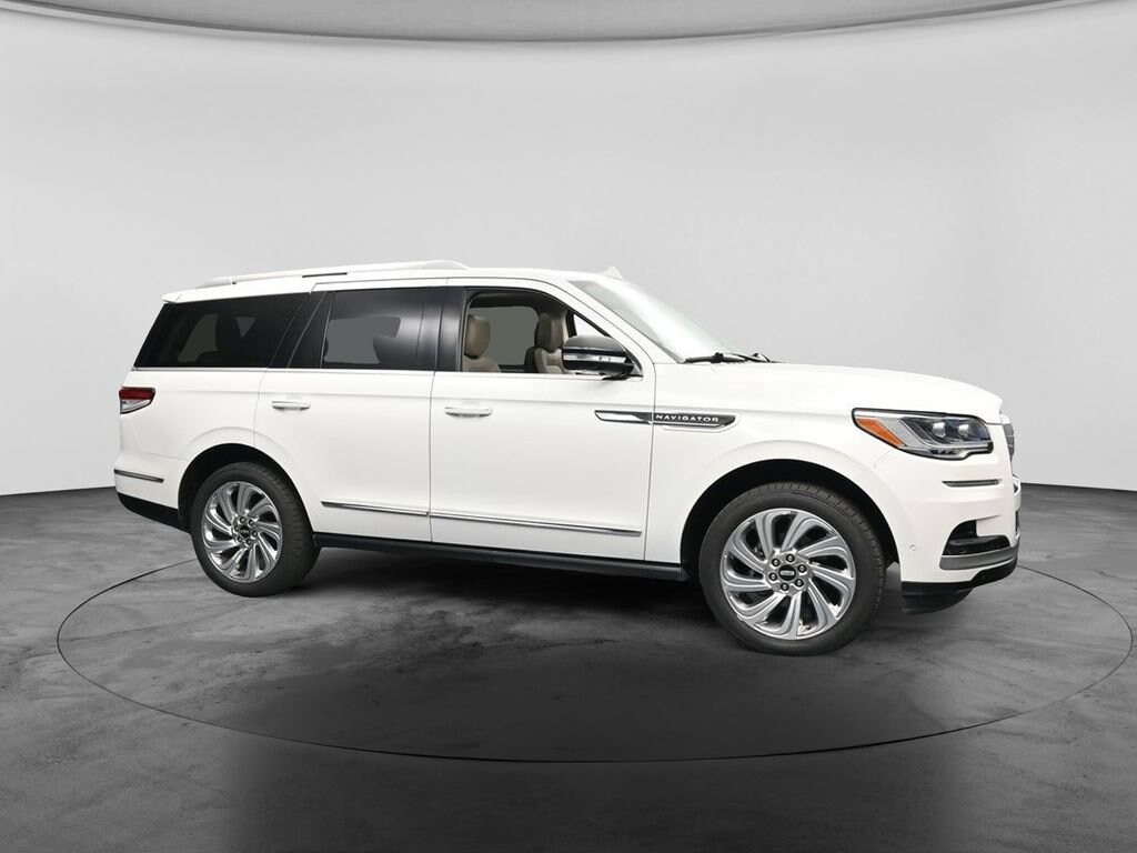 Used 2024 Lincoln Navigator Premiere