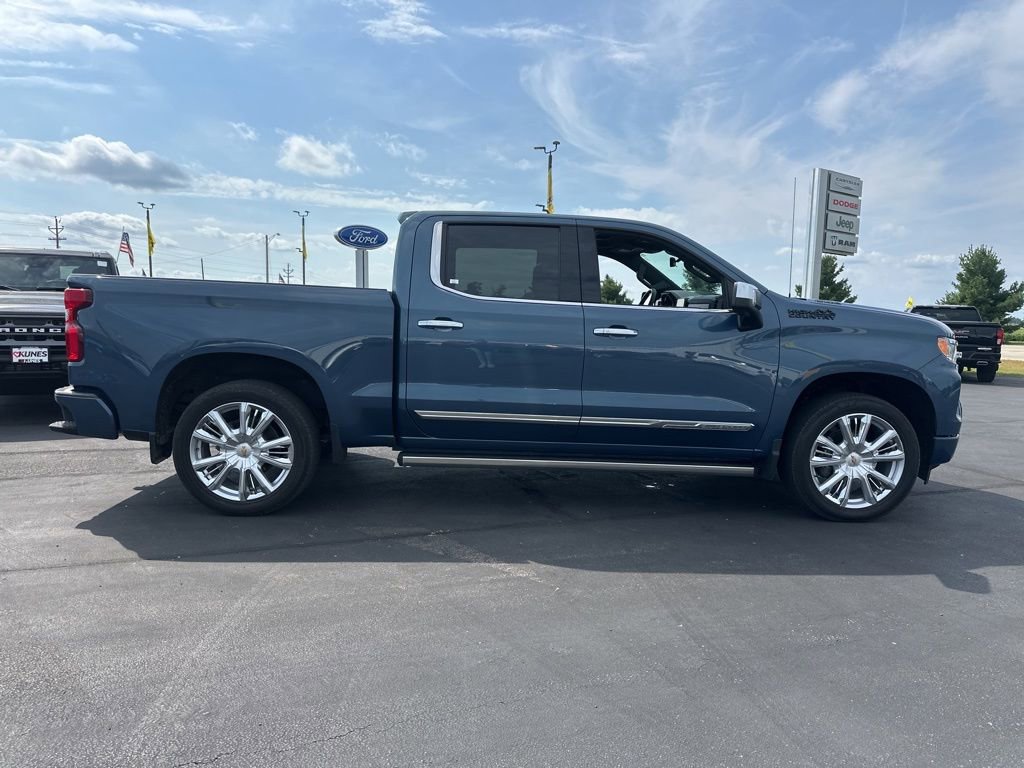2024 Chevrolet Silverado 1500 High Country photo 3