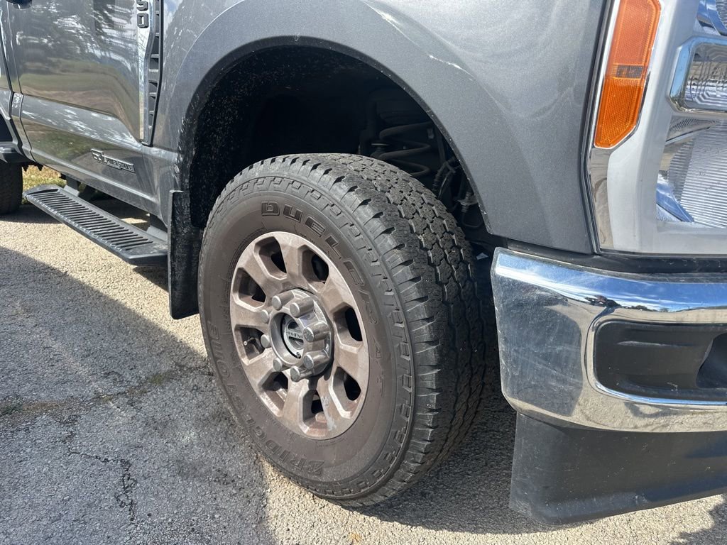 2023 Ford F-250 XLT photo 2