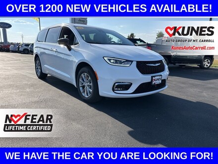 2026 Chrysler Pacifica Select Passenger Van