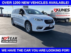 2026 Chrysler Pacifica Select Passenger Van