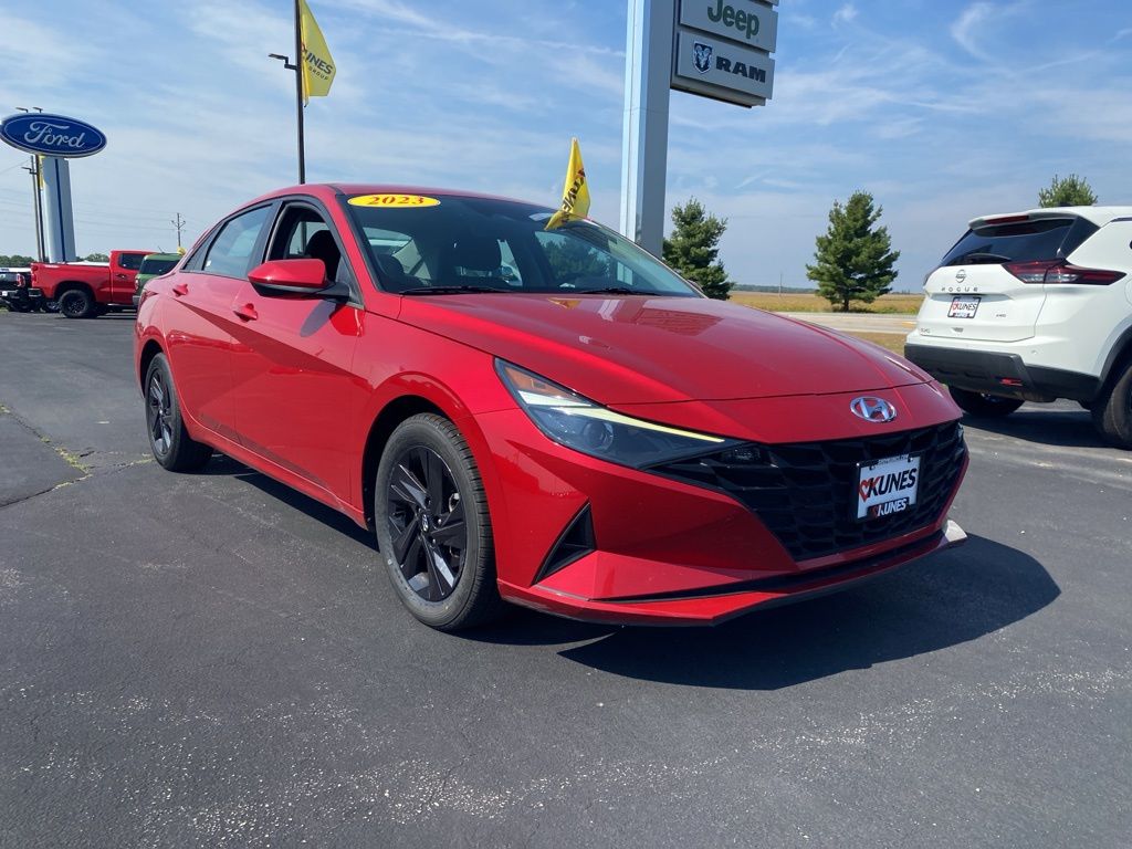Used 2023 Hyundai Elantra SEL with VIN 5NPLM4AG0PH105011 for sale in Mount Carroll, IL