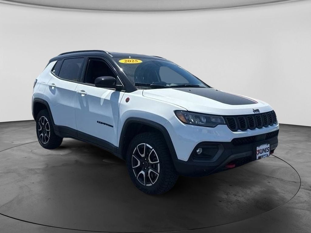 Used 2025 Jeep Compass Trailhawk SUV