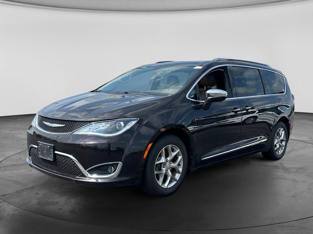 Used 2017 Chrysler Pacifica Limited Van