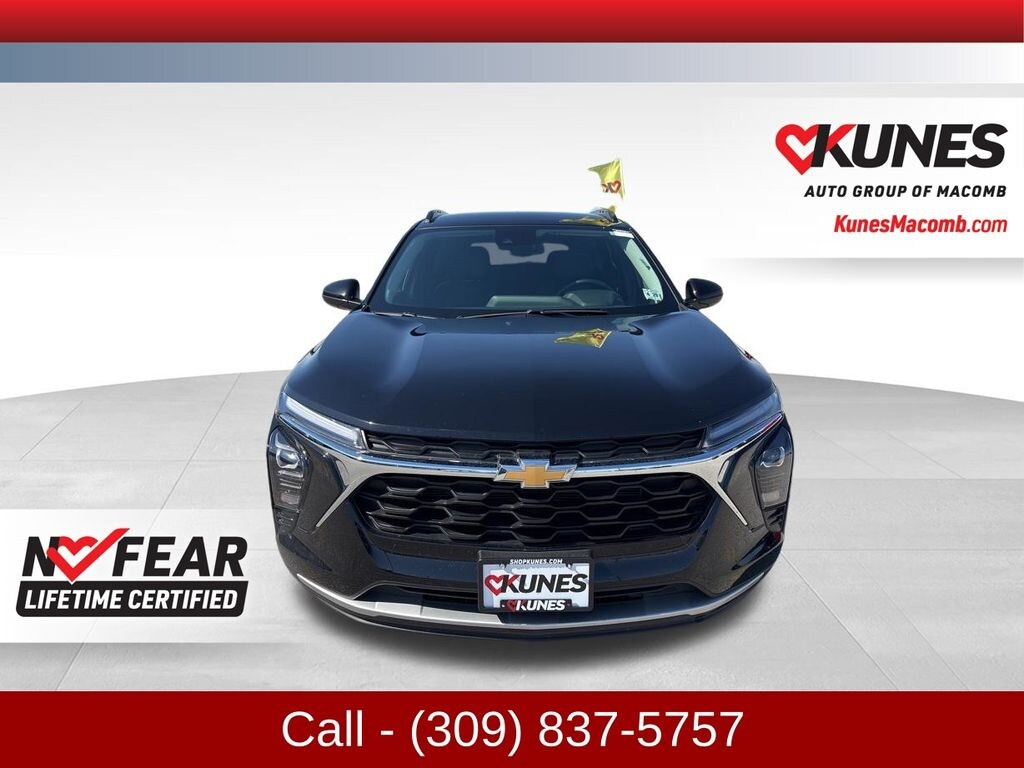 Used 2025 Chevrolet Trax LT SUV