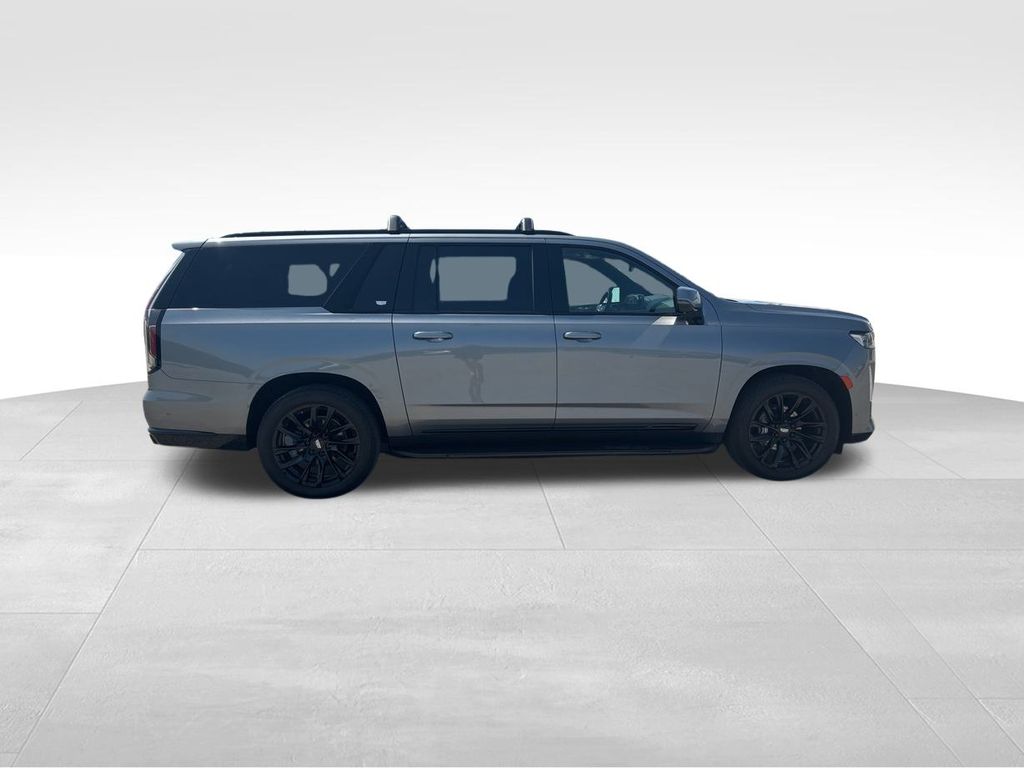 2022 Cadillac Escalade ESV Sport photo 4
