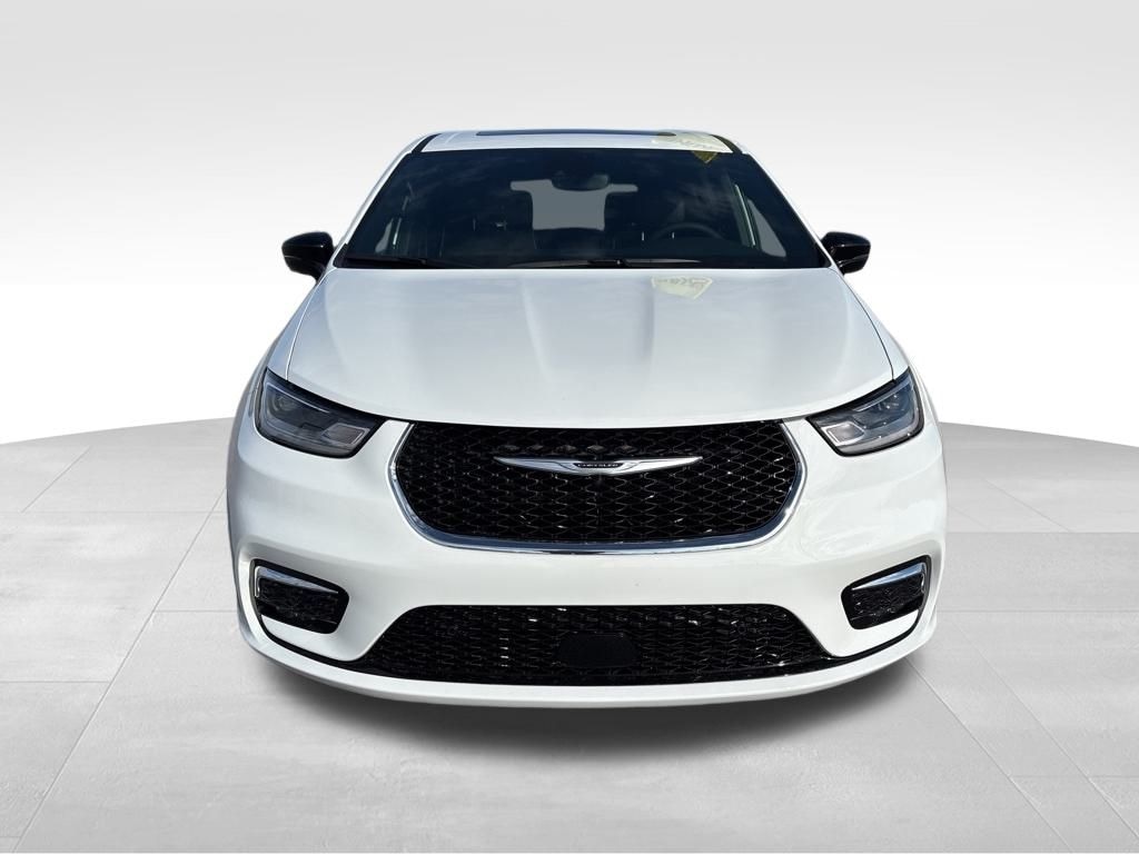 New 2026 Chrysler Pacifica Limited Passenger Van