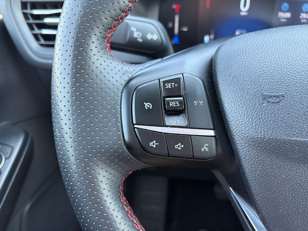 2025 Ford Escape ST-Line Select - Photo 15