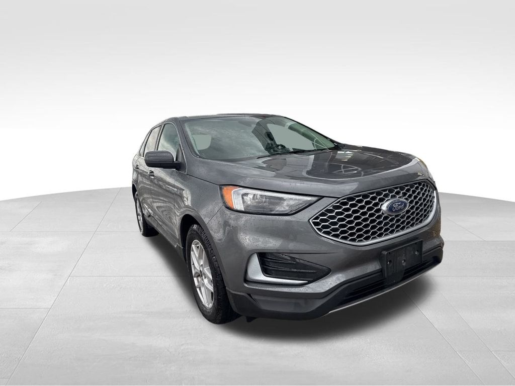 2024 Ford Edge SEL photo 3