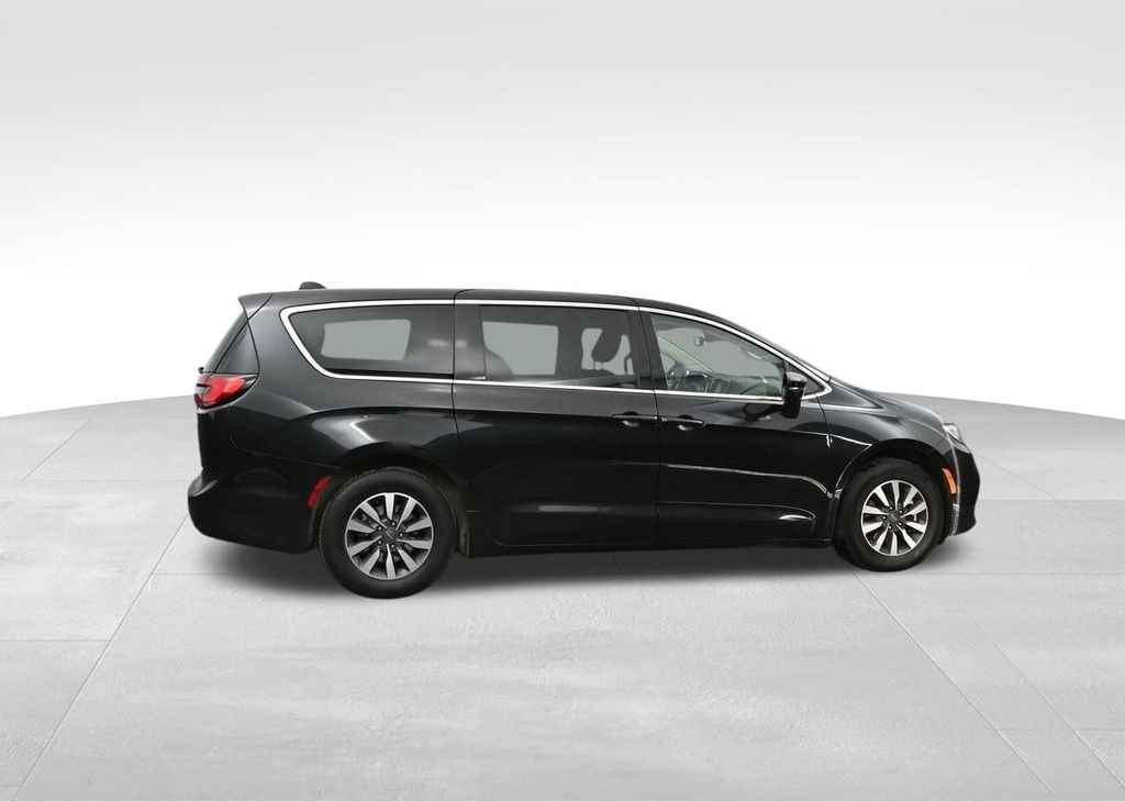 Used 2024 Chrysler Pacifica Plug-In Hybrid Select Van Passenger Van