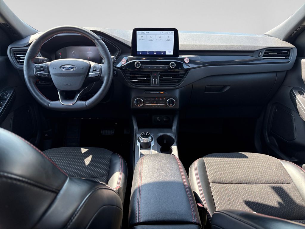 2025 Ford Escape ST-Line Select - Photo 23