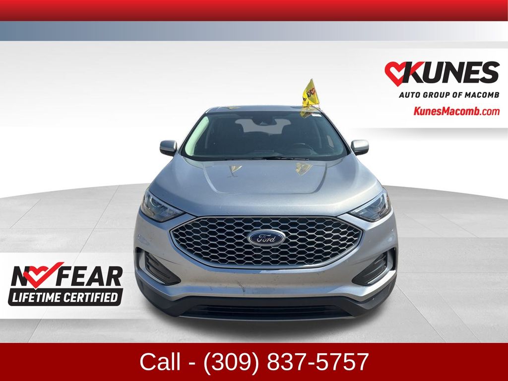 2024 Ford Edge SEL photo 2