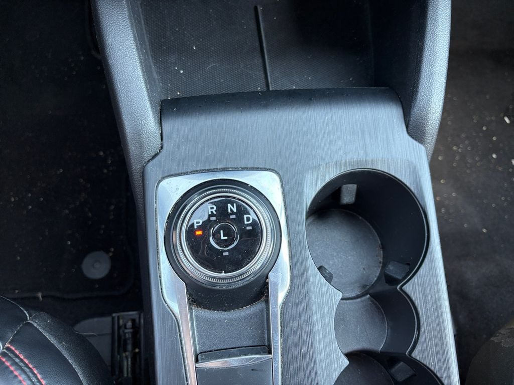 2025 Ford Escape ST-Line Select - Photo 30