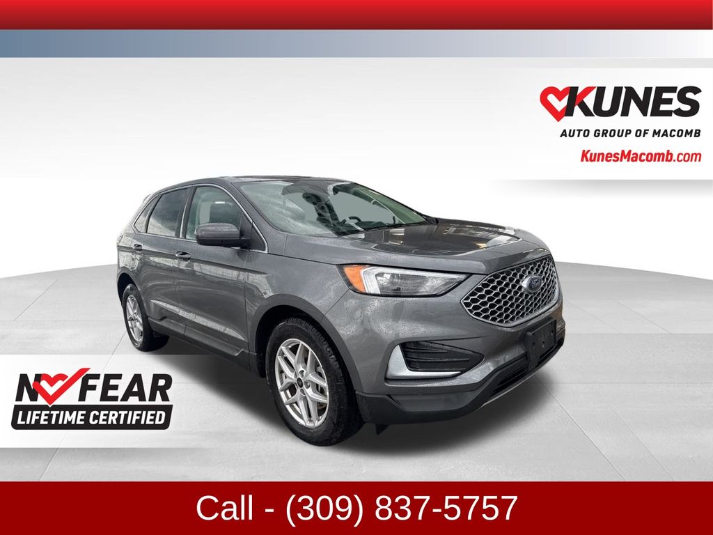 2024 Ford Edge SEL photo 2