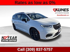 2026 Chrysler Pacifica Select Passenger Van