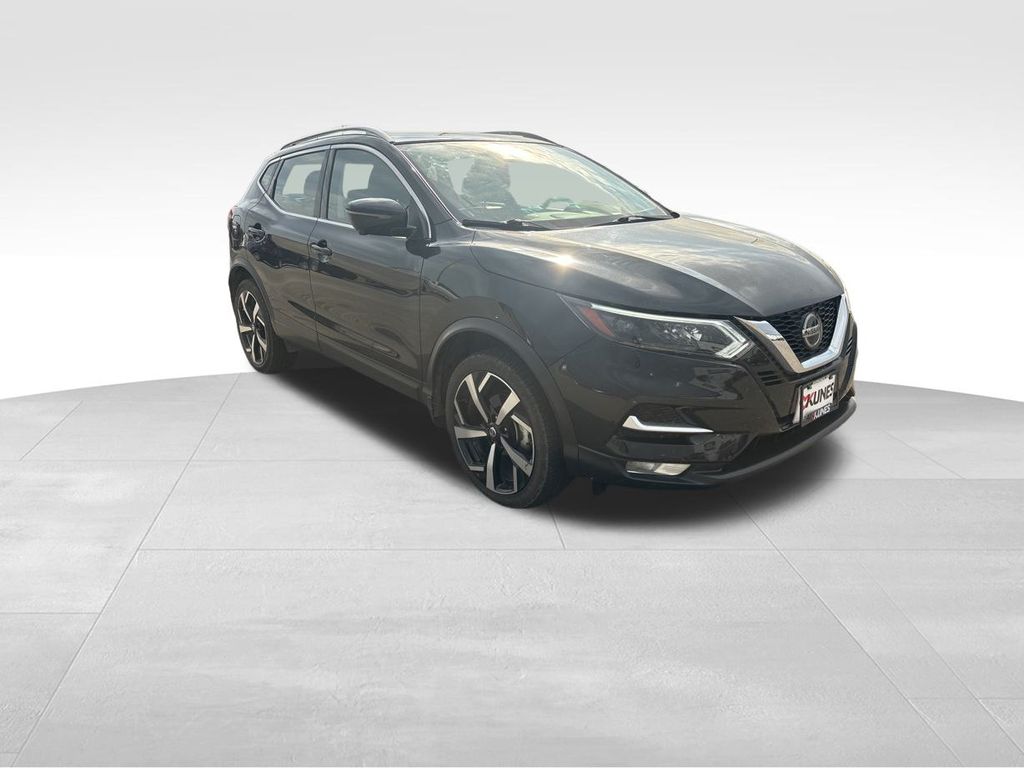 2022 Nissan Rogue Sport SL photo 2