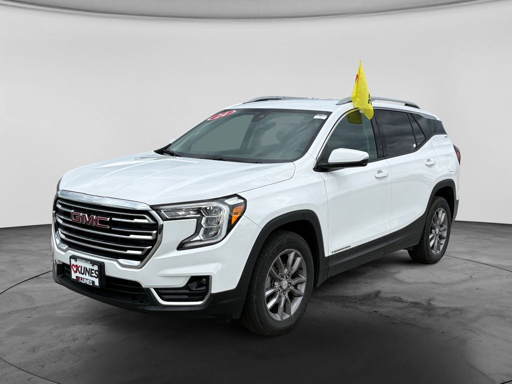 Used 2024 GMC Terrain SLT SUV