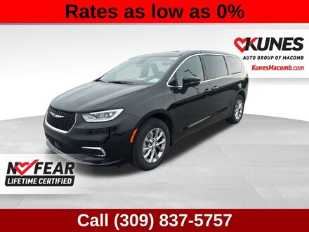 2026 Chrysler Pacifica Select Passenger Van