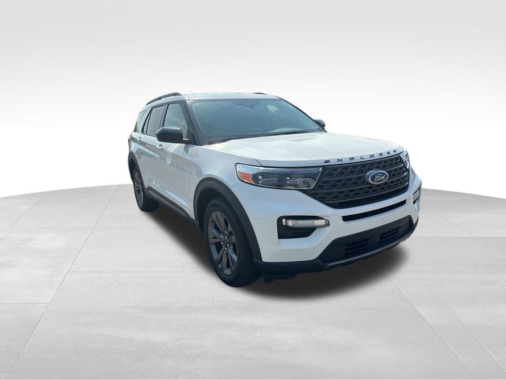 2022 Ford Explorer XLT photo 3