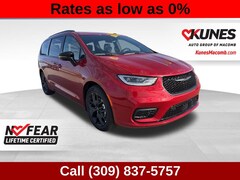 2026 Chrysler Pacifica Select Passenger Van