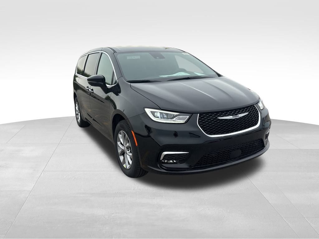 2026 Chrysler Pacifica photo 2