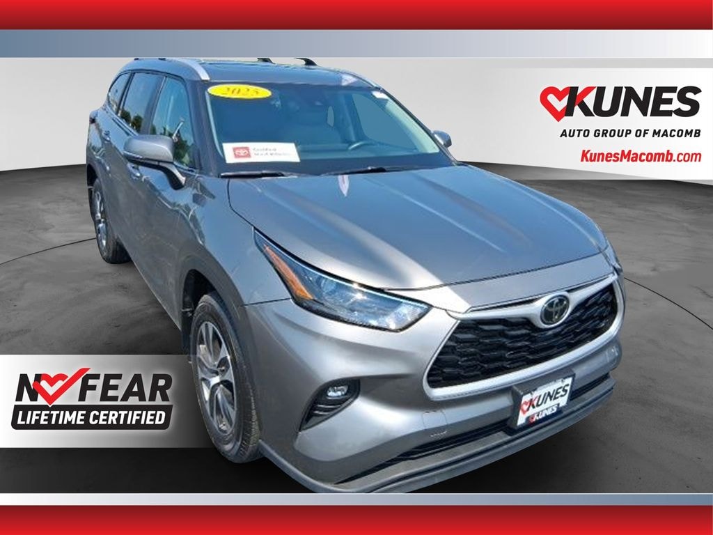 Used 2025 Toyota Highlander XLE SUV