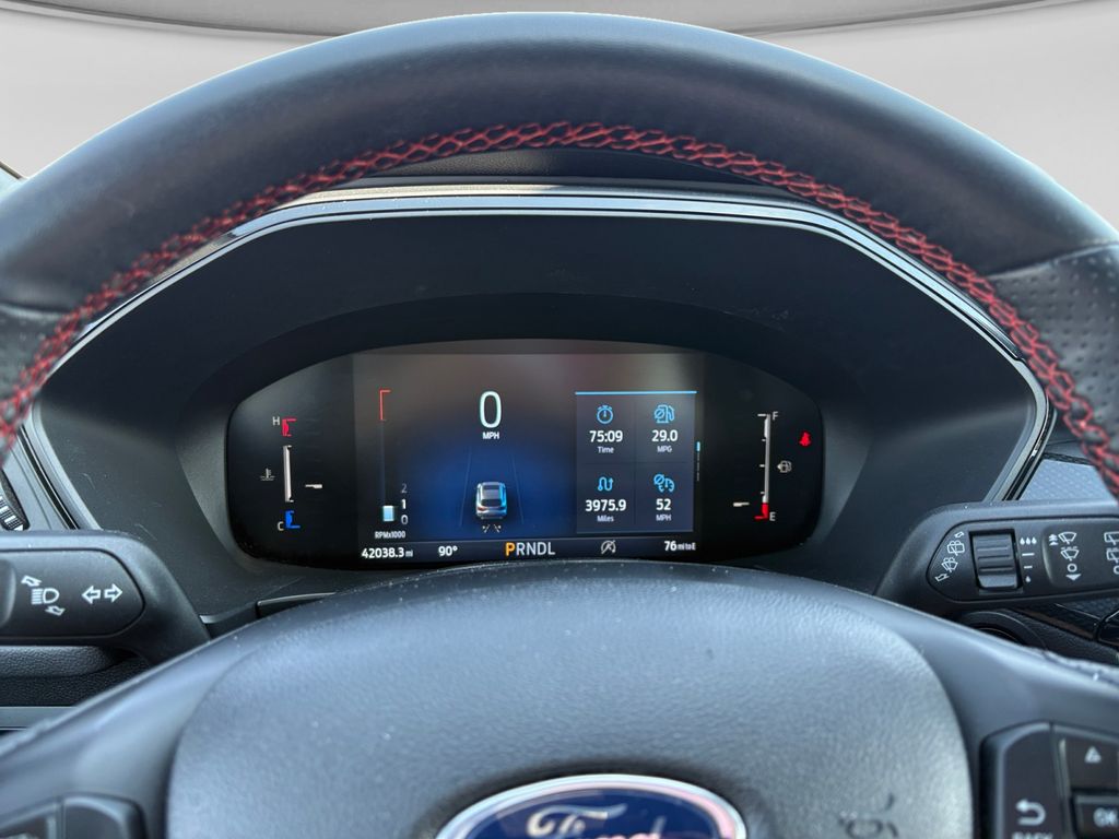 2025 Ford Escape ST-Line Select - Photo 13