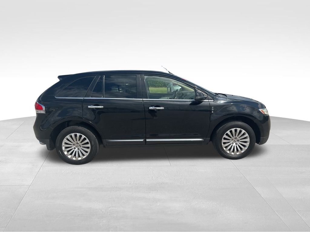 2012 Lincoln MKX Base photo 2
