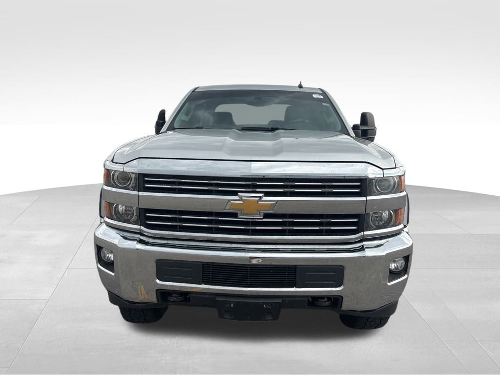 2015 Chevrolet Silverado 2500HD LT photo 2