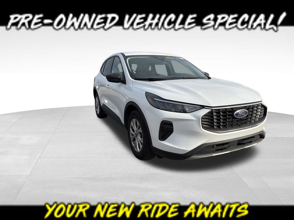 2025 Ford Escape Active's photo