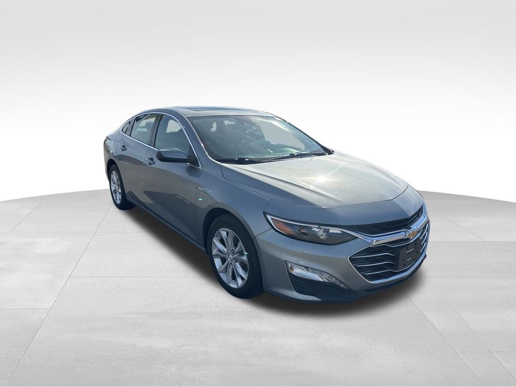 2024 Chevrolet Malibu 1LT photo 3