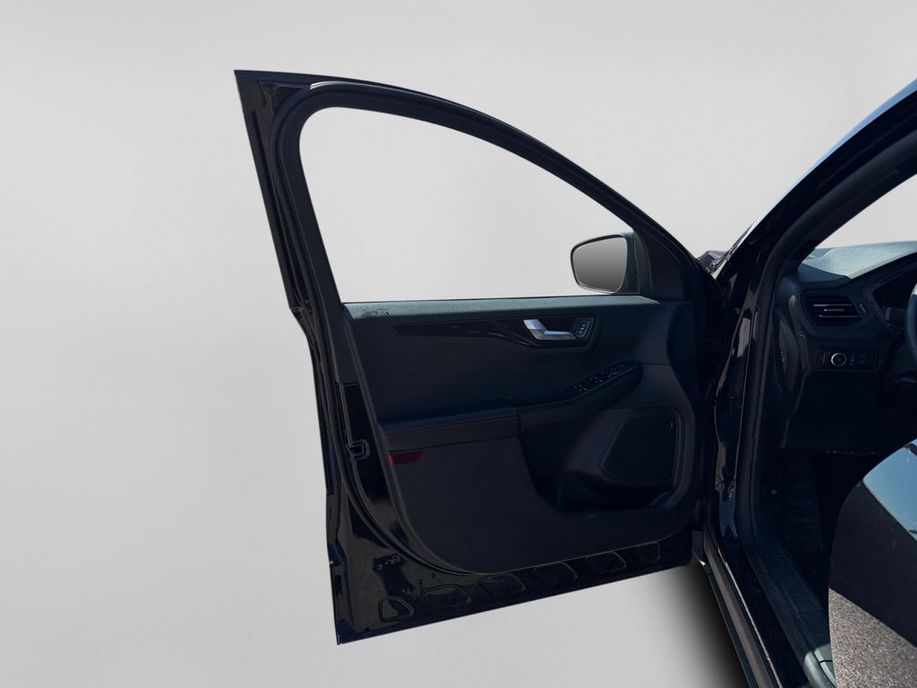 2025 Ford Escape ST-Line Select - Photo 19