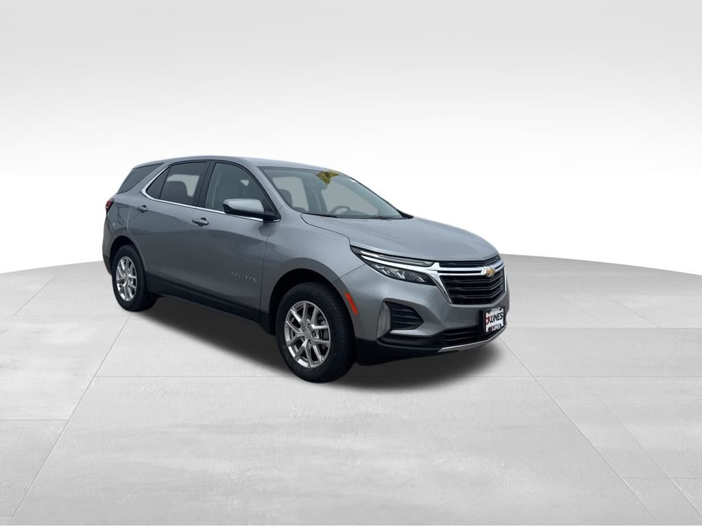 2024 Chevrolet Equinox LT photo 2