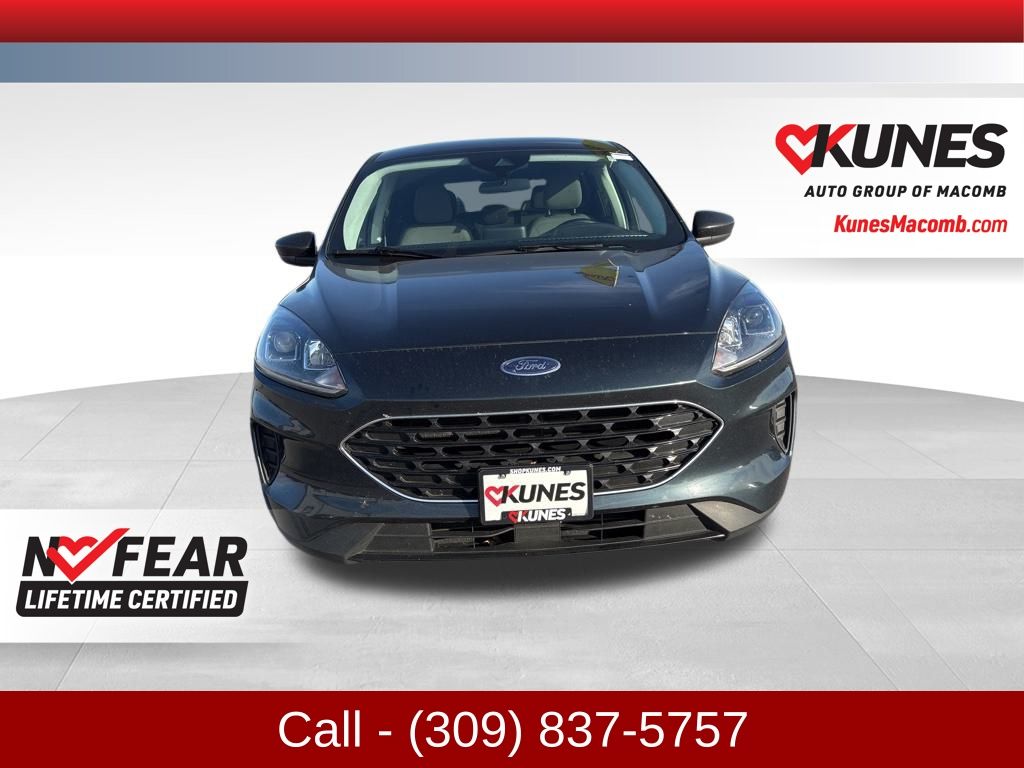 2022 Ford Escape SE photo 2