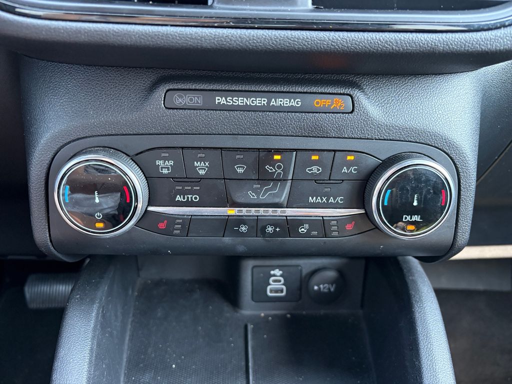 2025 Ford Escape ST-Line Select - Photo 29