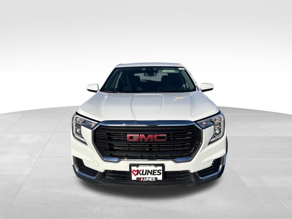 Used 2024 GMC Terrain SLE SUV