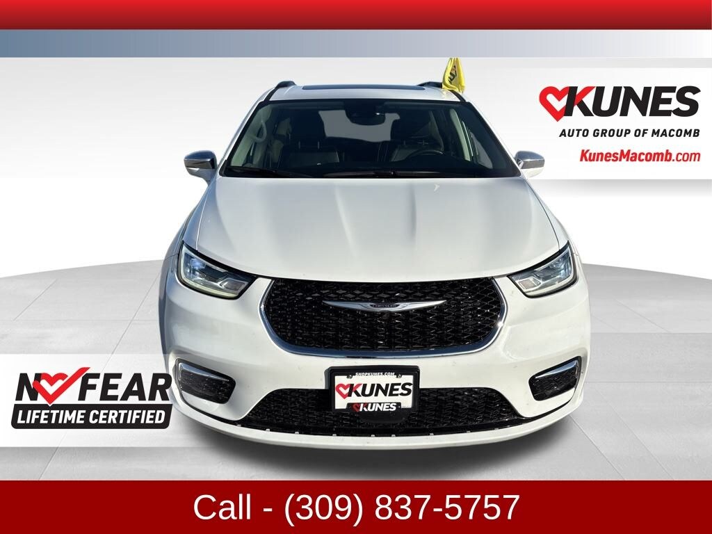 Used 2022 Chrysler Pacifica Limited Van Passenger Van