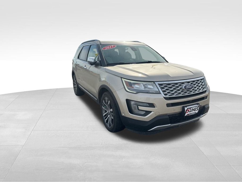 2017 Ford Explorer Platinum photo 3