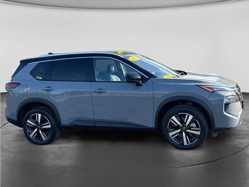 Used 2025 Nissan Rogue SL SUV