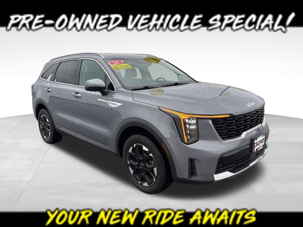 Used 2024 Kia Sorento S SUV