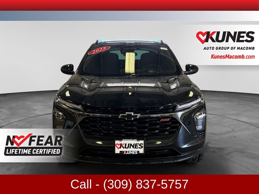 Used 2025 Chevrolet Trax 2RS SUV