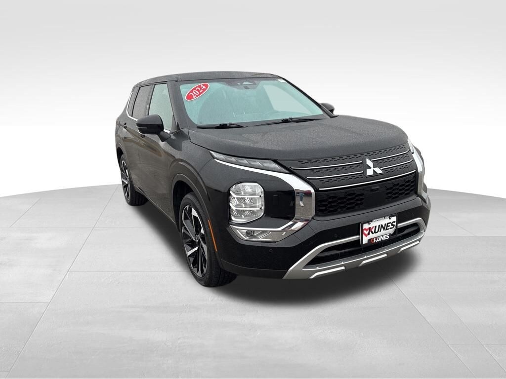 Used 2024 Mitsubishi Outlander SE SUV