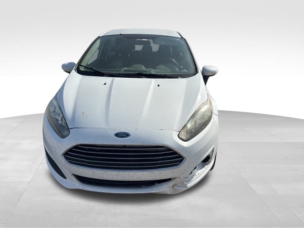 2015 Ford Fiesta SE photo 2