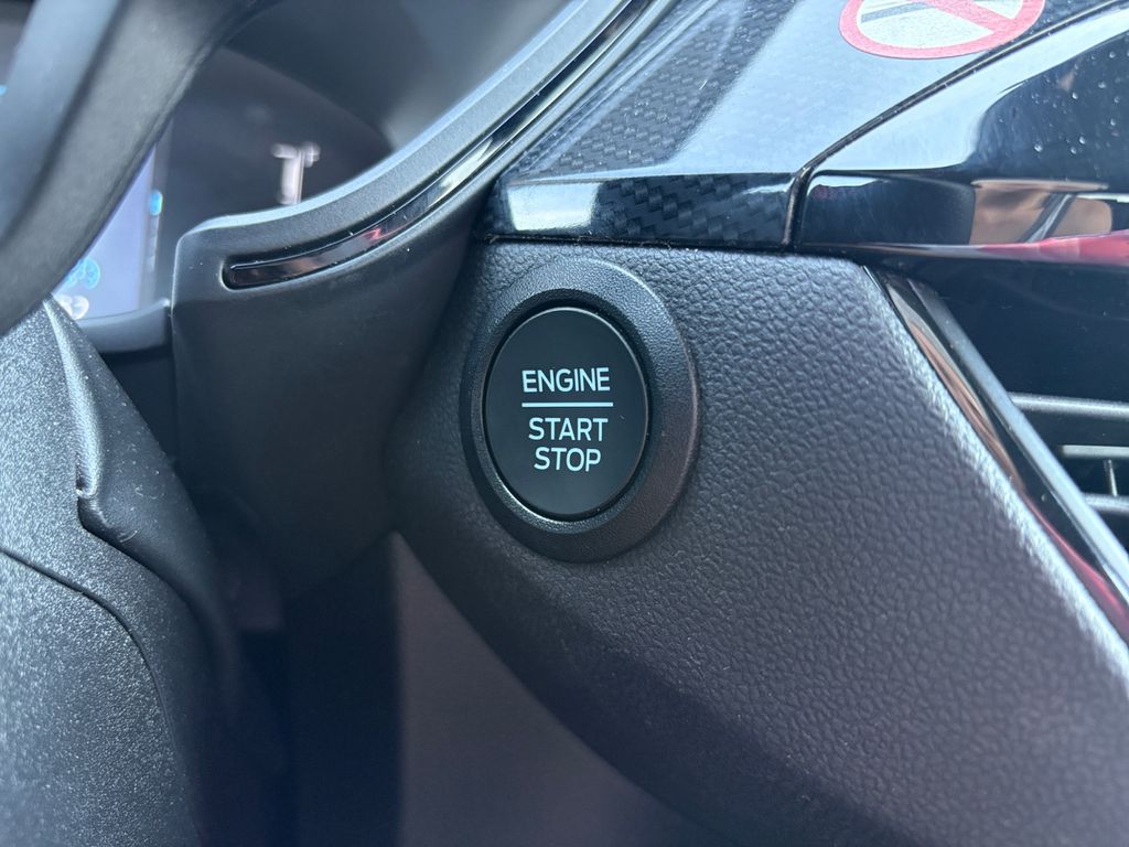 2025 Ford Escape ST-Line Select - Photo 33